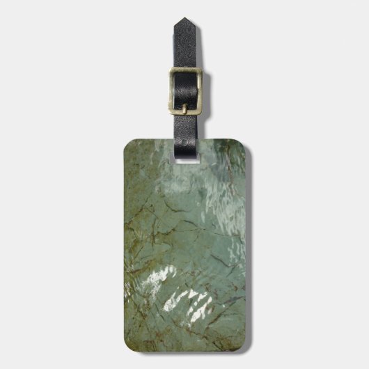 水で覆われた岩スラブの自然写真 ラゲッジタグ (正面縦)