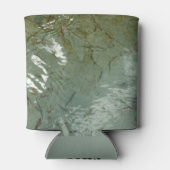 水で覆われた岩スラブの自然写真 缶クーラー (裏面)