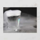 水とドライアイスの入ったガラス ポストカード (正面)