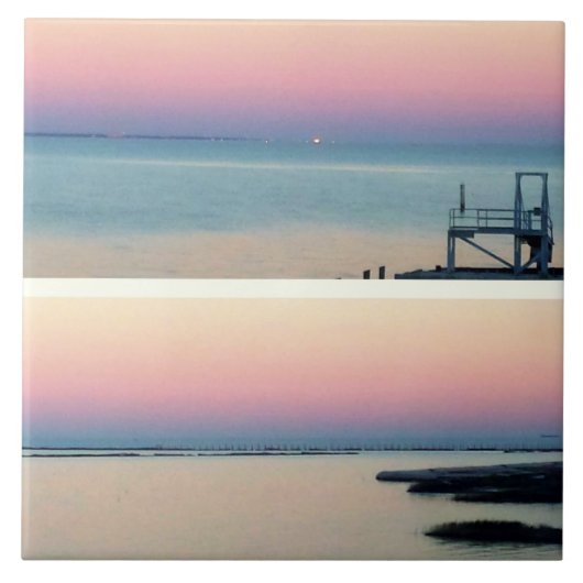 水と壊れた桟橋の写真の上にピンクの夕日 タイル (正面)