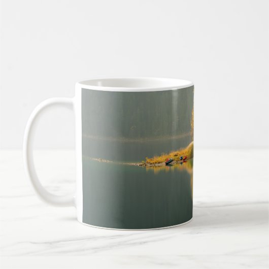 水に囲まれた島 コーヒーマグカップ (左)