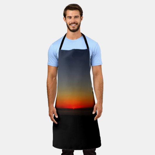 水に沈む夕日 エプロン (着用した状態)