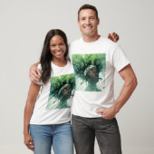 水に浮かぶ美しい黒人女性/植物 Tシャツ (ユニセックス)