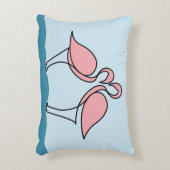 水に浮かぶ2羽のピンクのフラミンゴ アクセントクッション (正面(垂直))