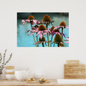 水のそばのピンクの花 ポスター (キッチン)