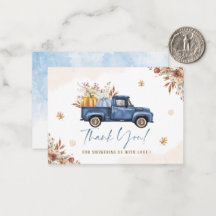 水のエレガント色甘い小さなかぼちゃが乗っている