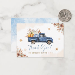 水のエレガント色甘い小さなかぼちゃが乗っている ノートカード