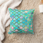 水のティール(緑がかった色)の青い水彩画の人魚はパターンをはかりで測ました クッション (ブランケット)