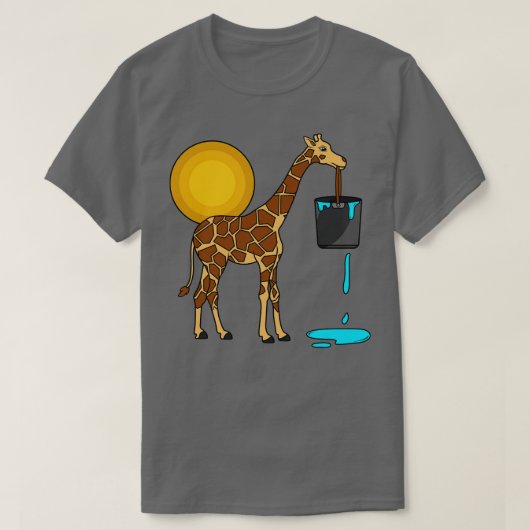 水のバケツを持つキリン Tシャツ (デザイン正面)