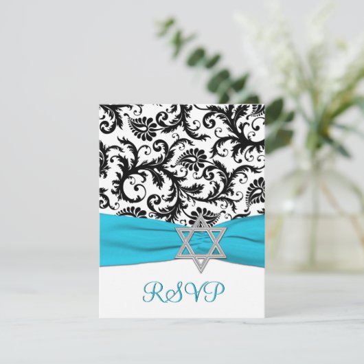 水のフェイクなリボンRSVPが付いている黒く、白いダマスク織 出欠カード (スタンド正面)