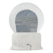 水のラッピングビーチ抽象芸術写真 スノーグローブ (裏面)