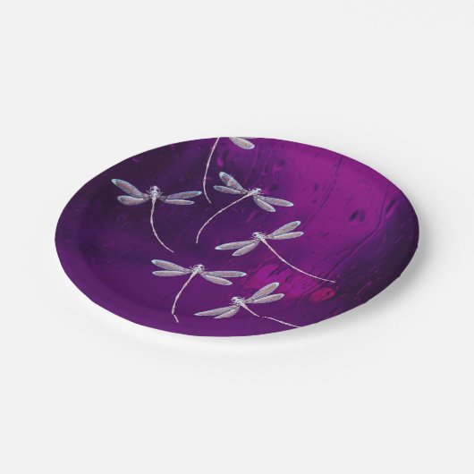 水の上でトンボを飛ばす ペーパープレート (アングル)