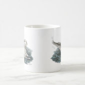 水の上に白い白鳥 コーヒーマグカップ (中央)