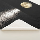 水の上の月明かり シェルパブランケット (3/4)