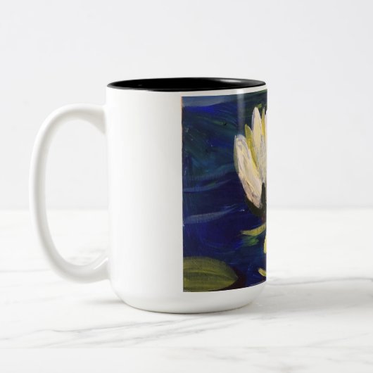 水の上の白いユリ ツートーンマグカップ (左)
