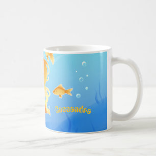 水の下の金魚を持つかわいらしい人魚 コーヒーマグカップ