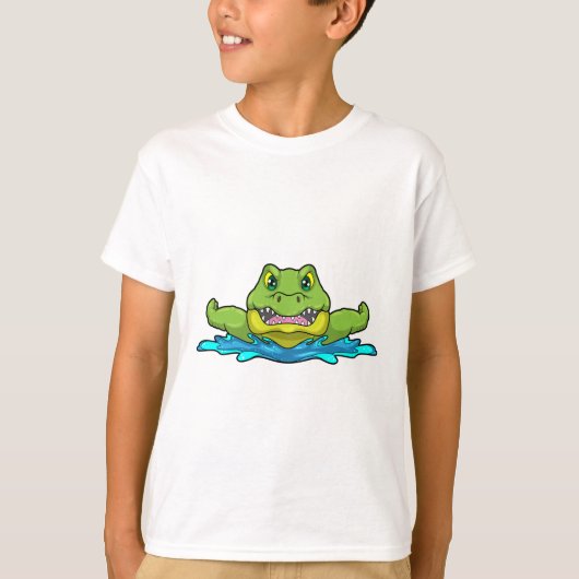 水の中で泳ぐワニ Tシャツ (正面)