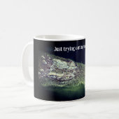 水の中のワニ コーヒーマグカップ (正面左)