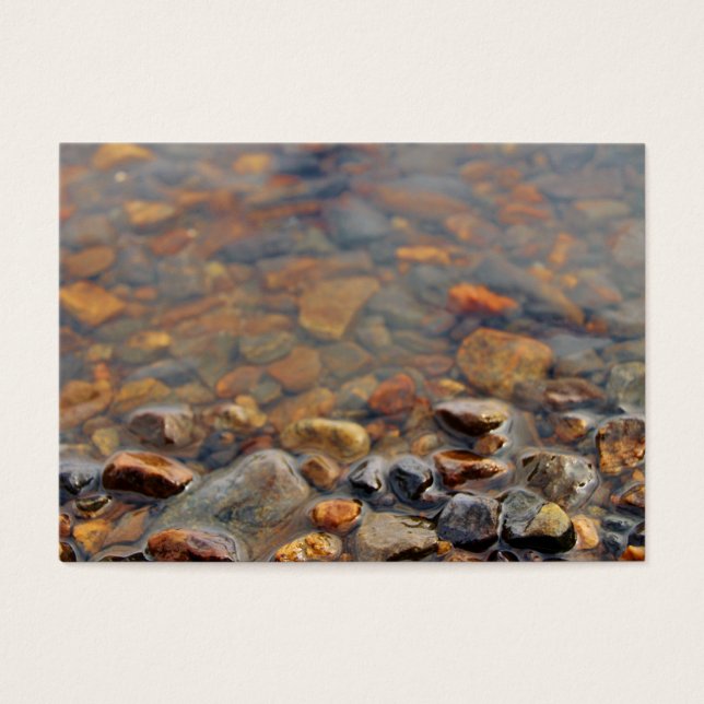 水の中の小さな小石 (正面)