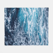 水の体のクローズアップ写真 フリースブランケット (正面(横))