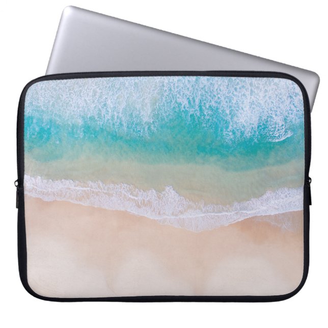 水の体の空中写真 ラップトップスリーブ (正面)