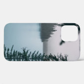 水の体近くの緑葉樹 Case-Mate iPhoneケース (裏面 (横))