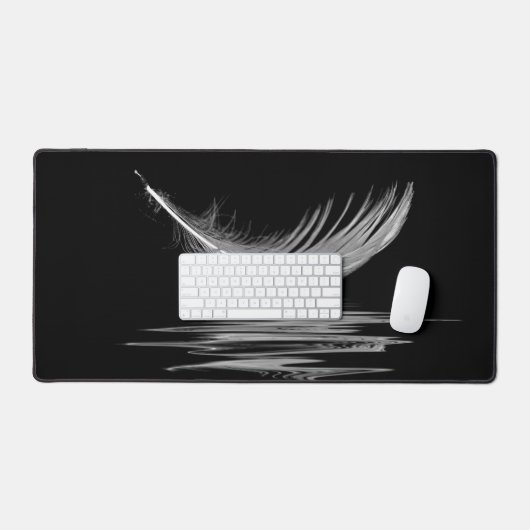 水の反射を持つホワイトフェザー デスクマット (キーボード&マウス)