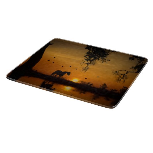 水の国と美しい馬と夕日 カッティングボード (角)