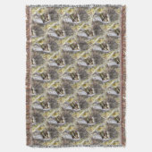 水の泡とカエルの卵に浸るカエル スローブランケット (正面縦)