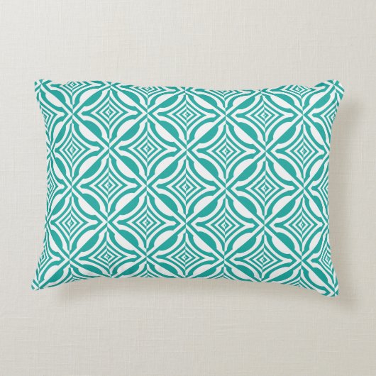 水の白く幾何学的な逆転させたパターン アクセントクッション (裏面)