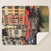 水の美しいビュー通りと古い建物i シェルパブランケット (正面(横))