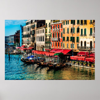 水の美しいビュー通りと古い建物i ポスター