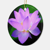 水の美しい紫色のはすの花 セラミックオーナメント (左)