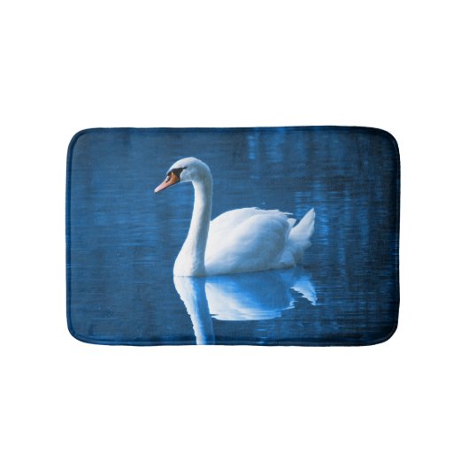 水の美しく白い白鳥 バスマット (正面)