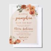 水の色かわいい秋小さなかぼちゃの赤ちゃんシャワー ベラム紙招待状 (オフセット)