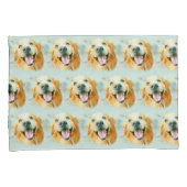 水の色で笑顔のゴールデンレトリバー犬 枕カバー (正面右)