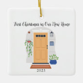 水の色のドアの初めてのクリスマスを私たちの新しい家 セラミックオーナメント (正面)