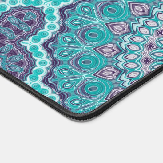 水の色のマンダラティール（緑がかった色）と紫 デスクマット (コーナー)