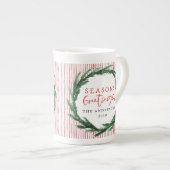 水の色のリース+ストライプクリスマスのホリデーギフト ボーンチャイナマグカップ (正面右)