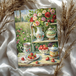 水の色のヴィンテージみすぼらしいシックなティーテーブル赤いバラ 薄葉紙