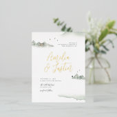 水の色の山々屋外の目的地の結婚式 箔招待状ポストカード (立ち正面)