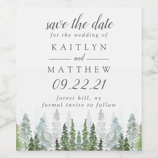 水の色の松の木の森の結婚式の日付を保存 ワインラベル (シングルラベル)