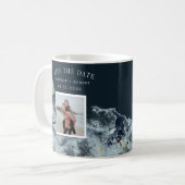 水の色の波の海岸日付写真を保存 コーヒーマグカップ (正面左)