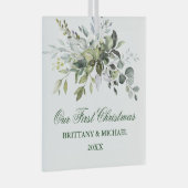 水の色の緑の私たちの初めてのクリスマス ガラスオーナメント (正面右)