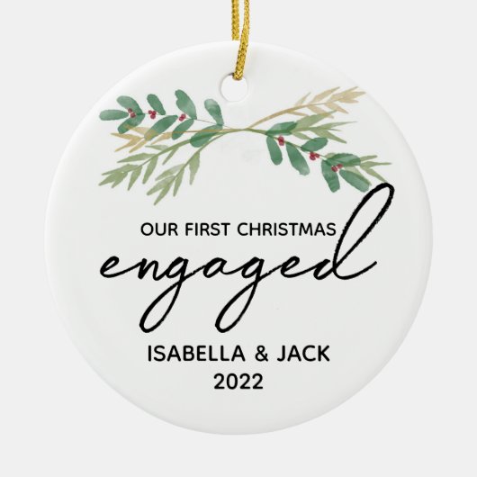 水の色の緑の私たちの初めてのクリスマス 婚約した セラミックオーナメント (正面)