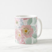 水の色の繊細な花。 コーヒーマグカップ (正面右)