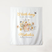 水の色の赤ちゃんシャワーの途中の小さな蜂蜜 タペストリー (正面)