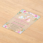 水の色イースターウサギと花ベビーシャワー アクリル招待状 (レイダウン)