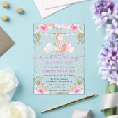 水の色イースターウサギと花ベビーシャワー アクリル招待状 (インサイチュ (ウェディング))