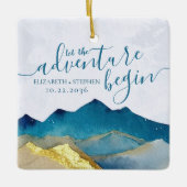 水の色ゴールデンマウンテンウェディング日付を保存 セラミックオーナメント (正面)